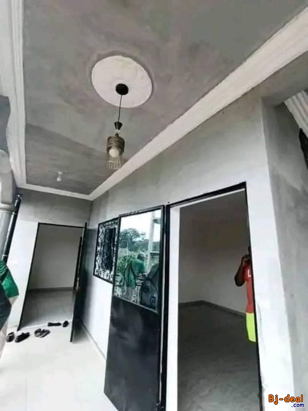 Image principale de Studio neuf avec parking forage à Odza petit marché lieu dit Mboun