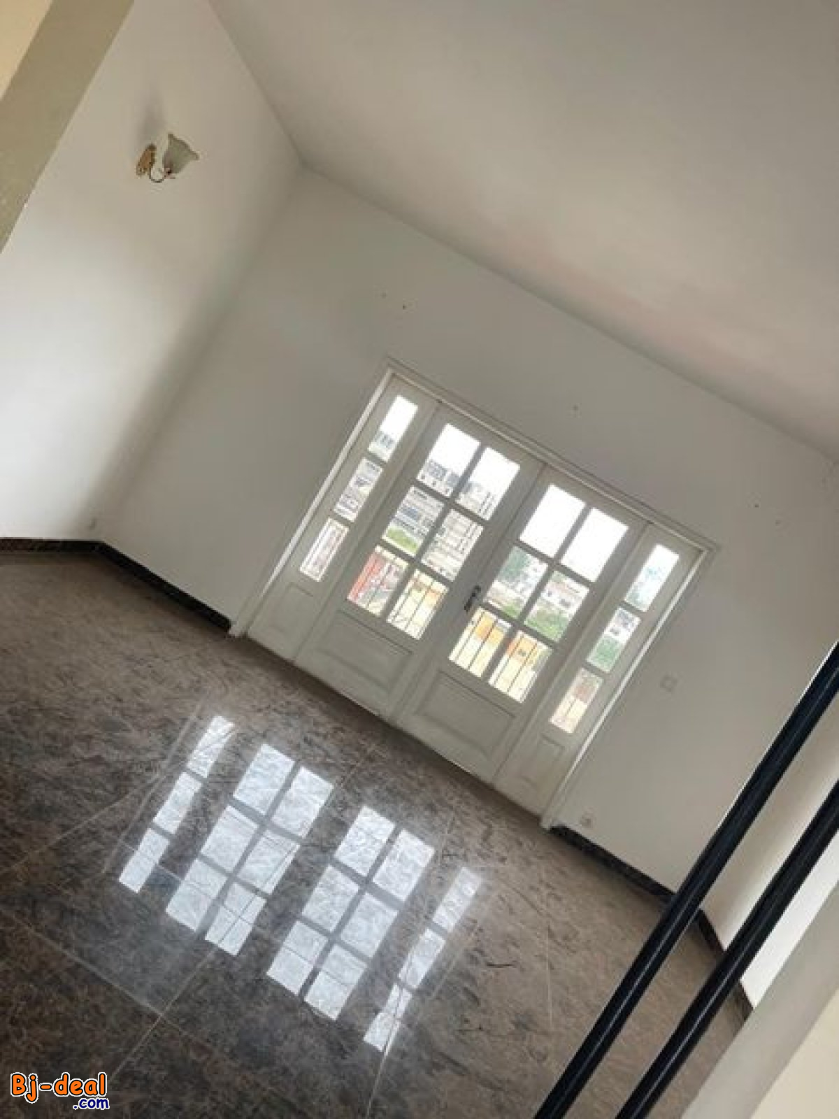 Image principale de Vaste Appartement aéré avec espace vert gardien parking au carrefour Bastos