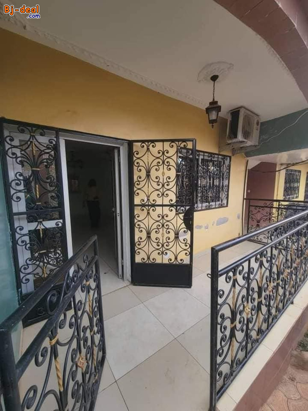 Image principale de Joli appartement avec clim eau chaude forage parking à Fougerole. 2 chambres 2 douches.Moto