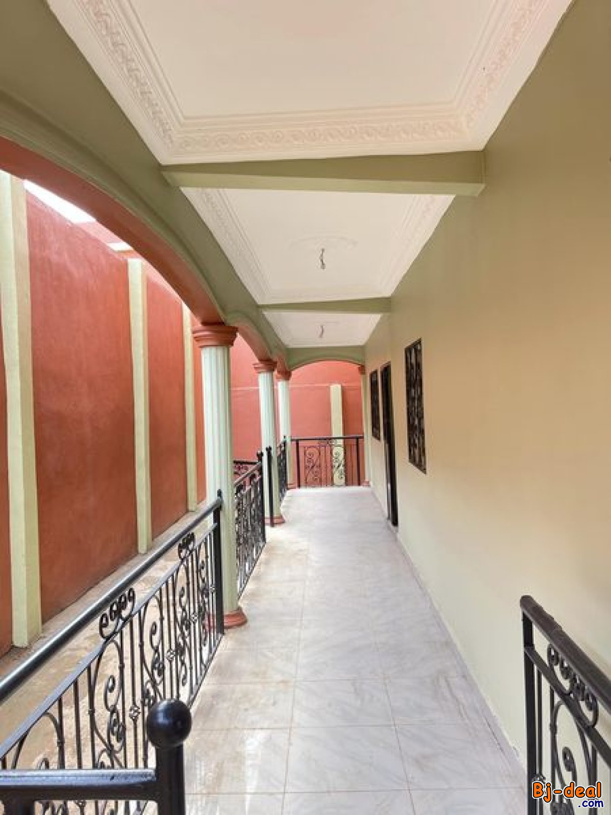 Image principale de Vaste Appartement neuf avec gardien, forage parking à Odza Meyo Moto 200f