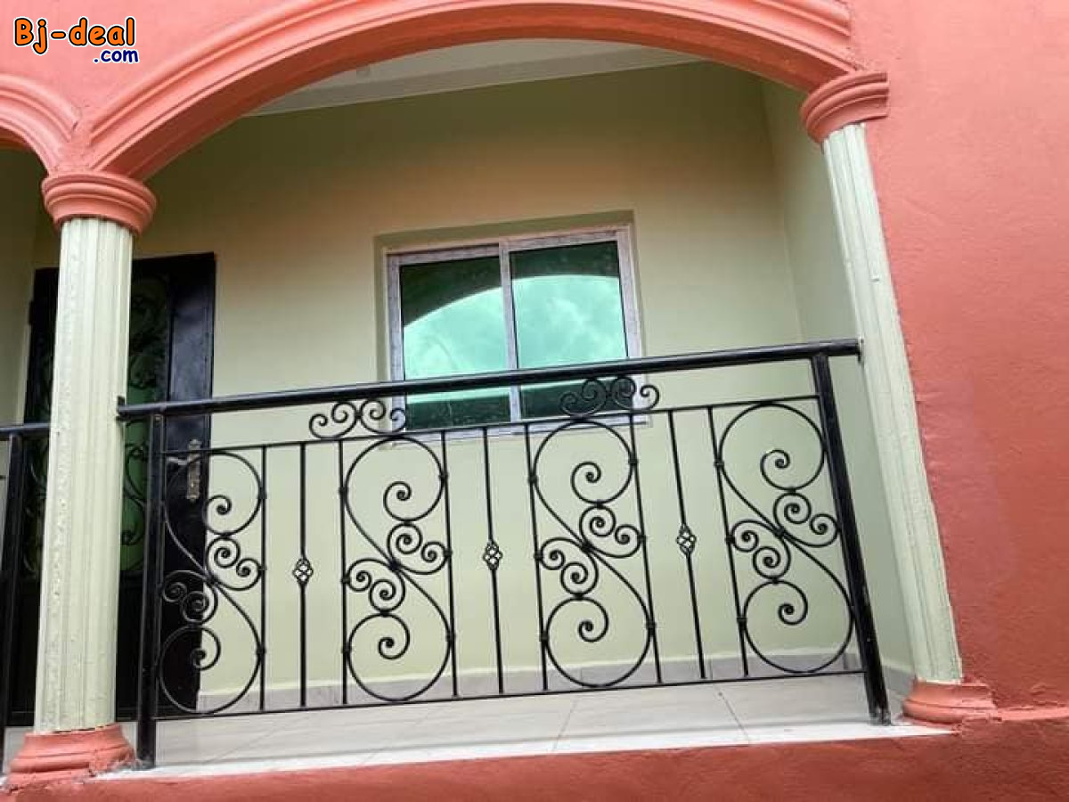 Image principale de Beau Studio neuf  avec gardien forage parking à Odza Meyo.Moto 200F