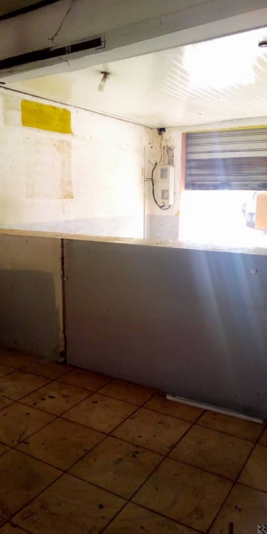 Image principale de Boutique de 2 pièces  a louer au centre ville