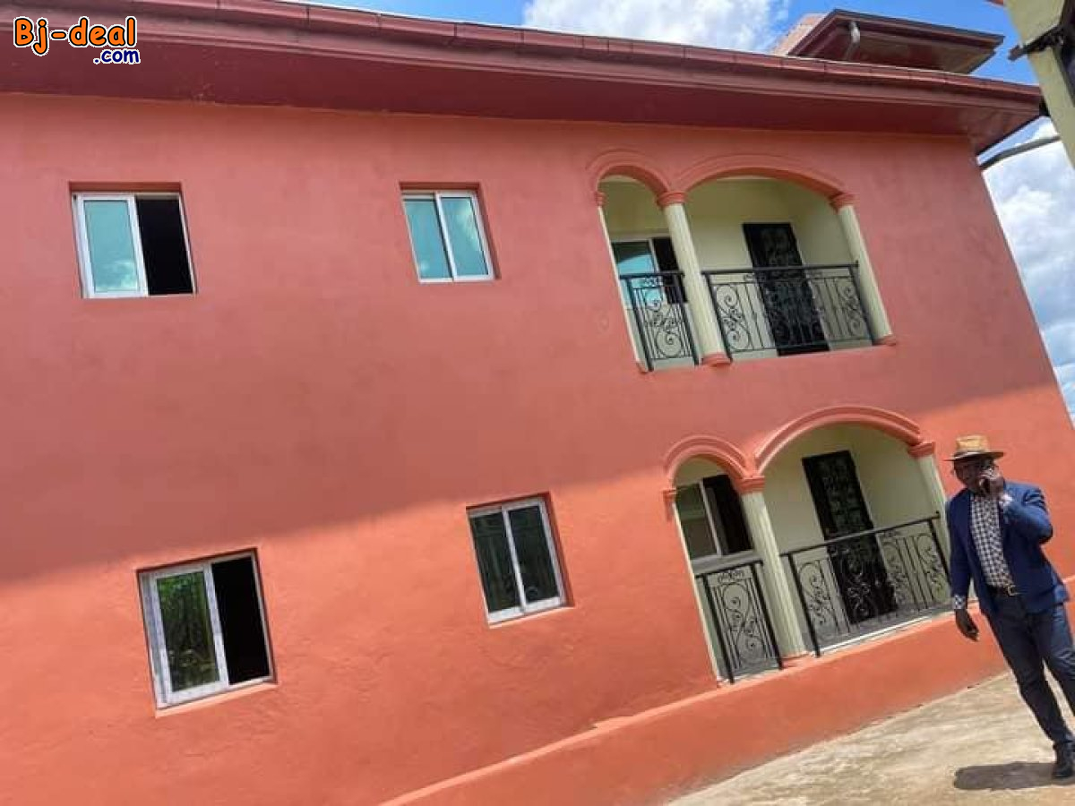 Image principale de Appartement neuf avec gardien forage parking à Odza Meyo.Moto 200f