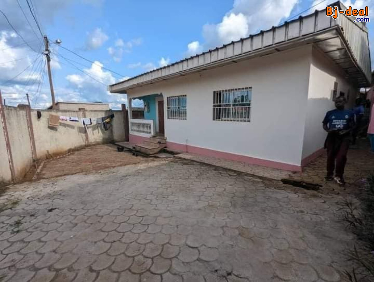 Image principale de Appartement individuel avec parking à Odza auberge bleue