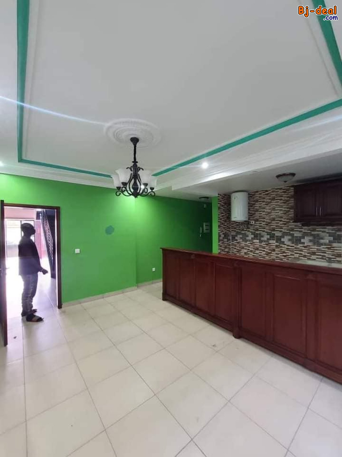 Image principale de Studio neuf haut standing, avec eau chaude gardien parking forage à Odza B10