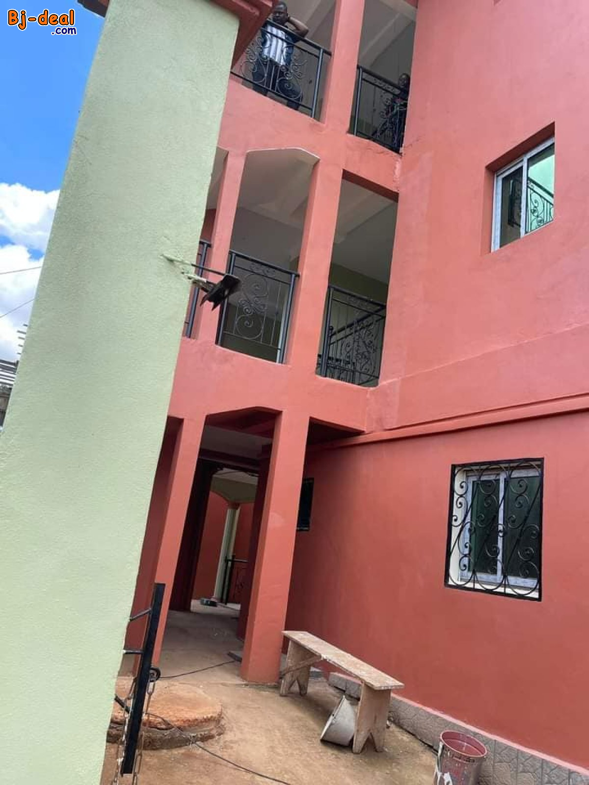 Image principale de Studio neuf avec gardien forage parking à Odza Meyo.Pas de cuisine