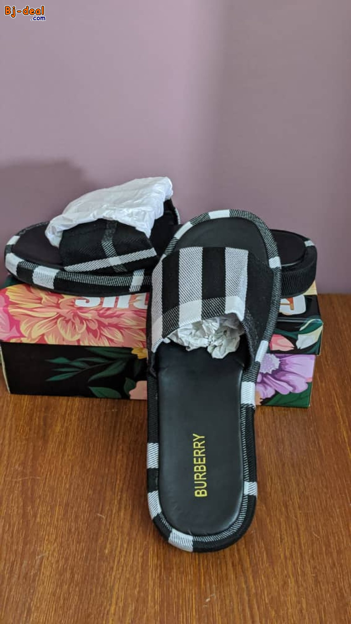 Main image of Babouche Burberry de luxe