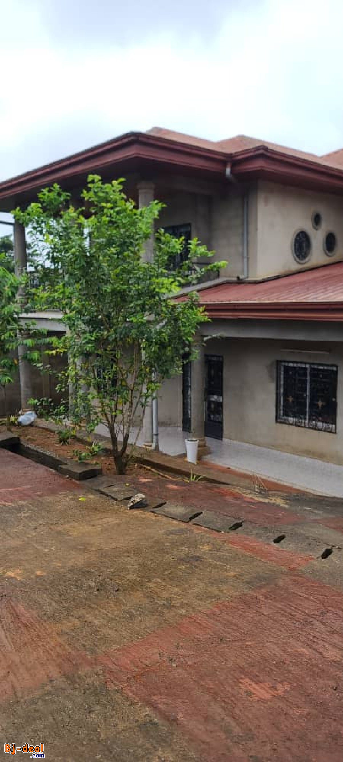 Main image of Duplex a Vendre sur yaounde