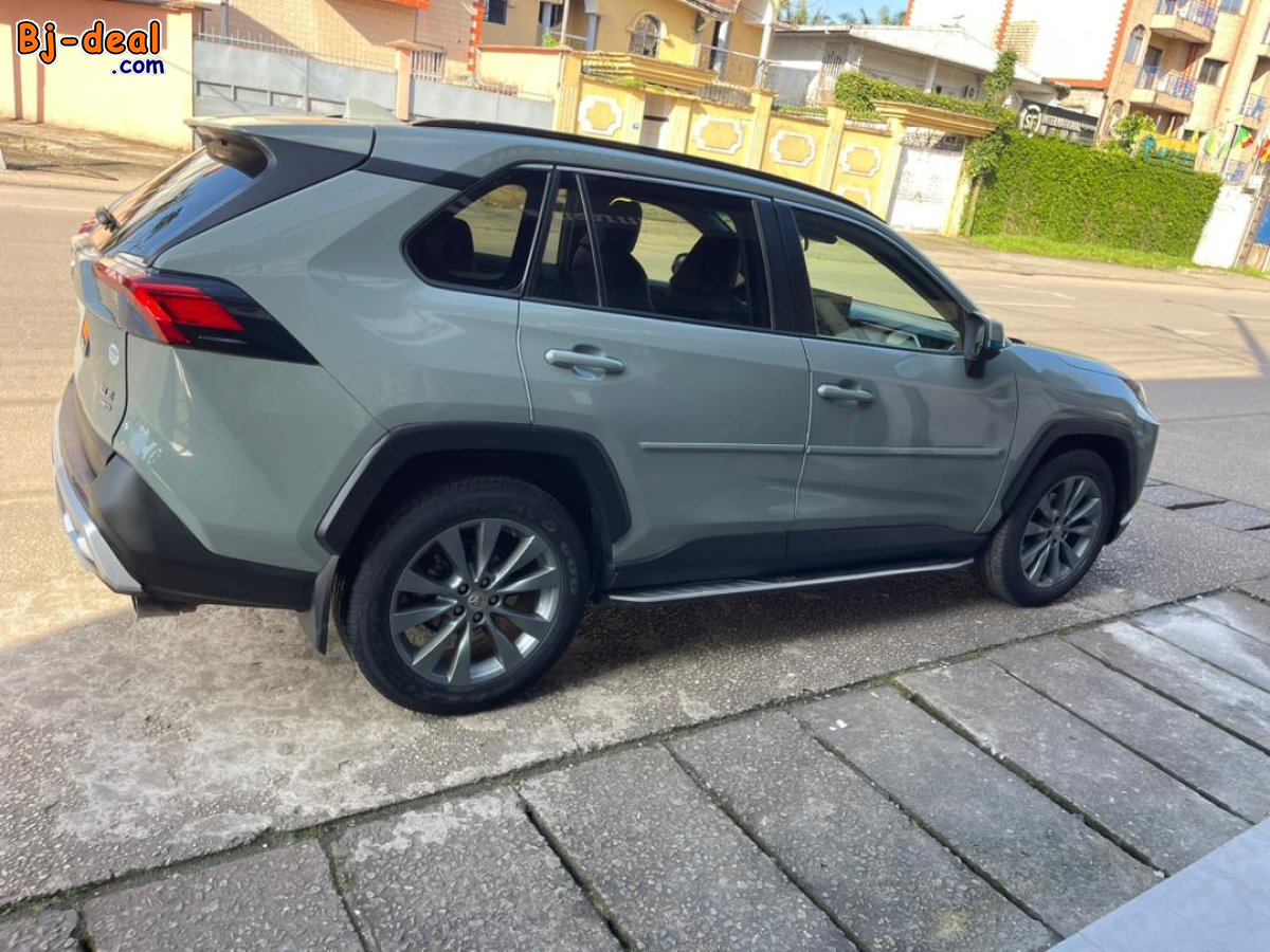 Main image of RAV4 a vendre sur douala