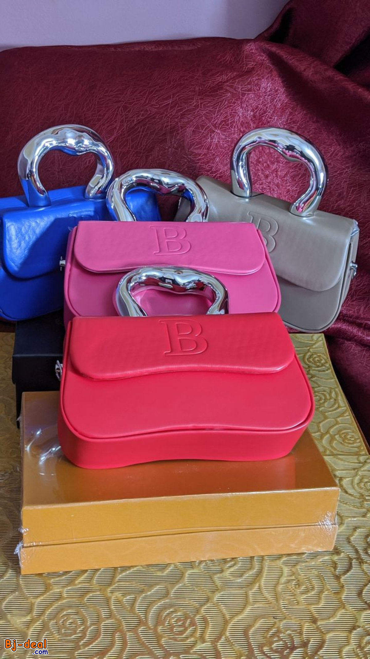 Image principale de Burberrys&amp;#039; luxury handbag