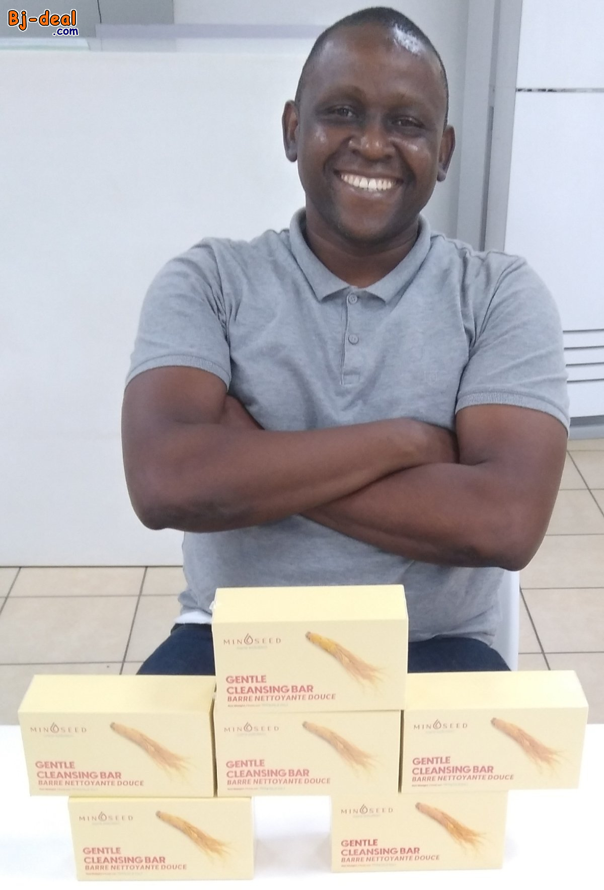 Image principale de MINOSEED SAVON AU PARTICULES DE FEUILLES. D’OR.