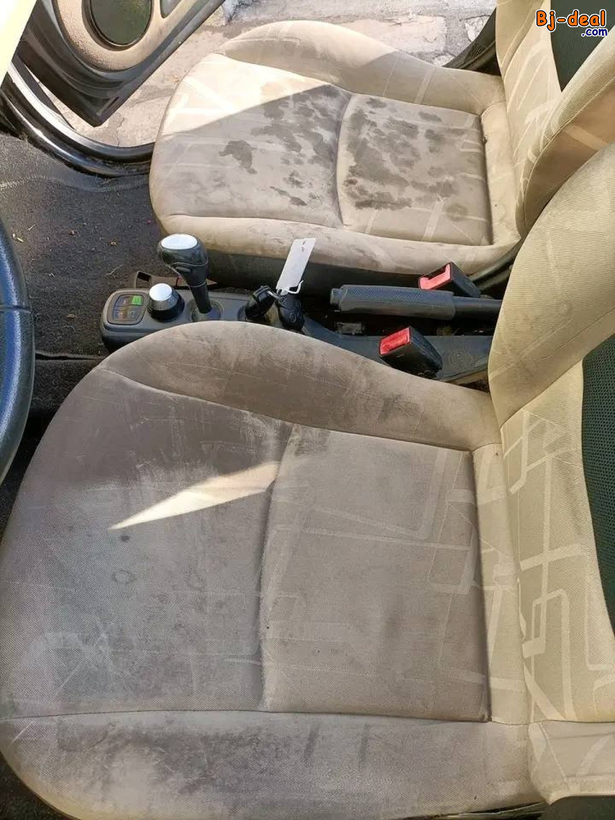 Main image of LAVAGE - ENTRETIEN ET RENOVATION SIEGE VEHICULE EN CUIR