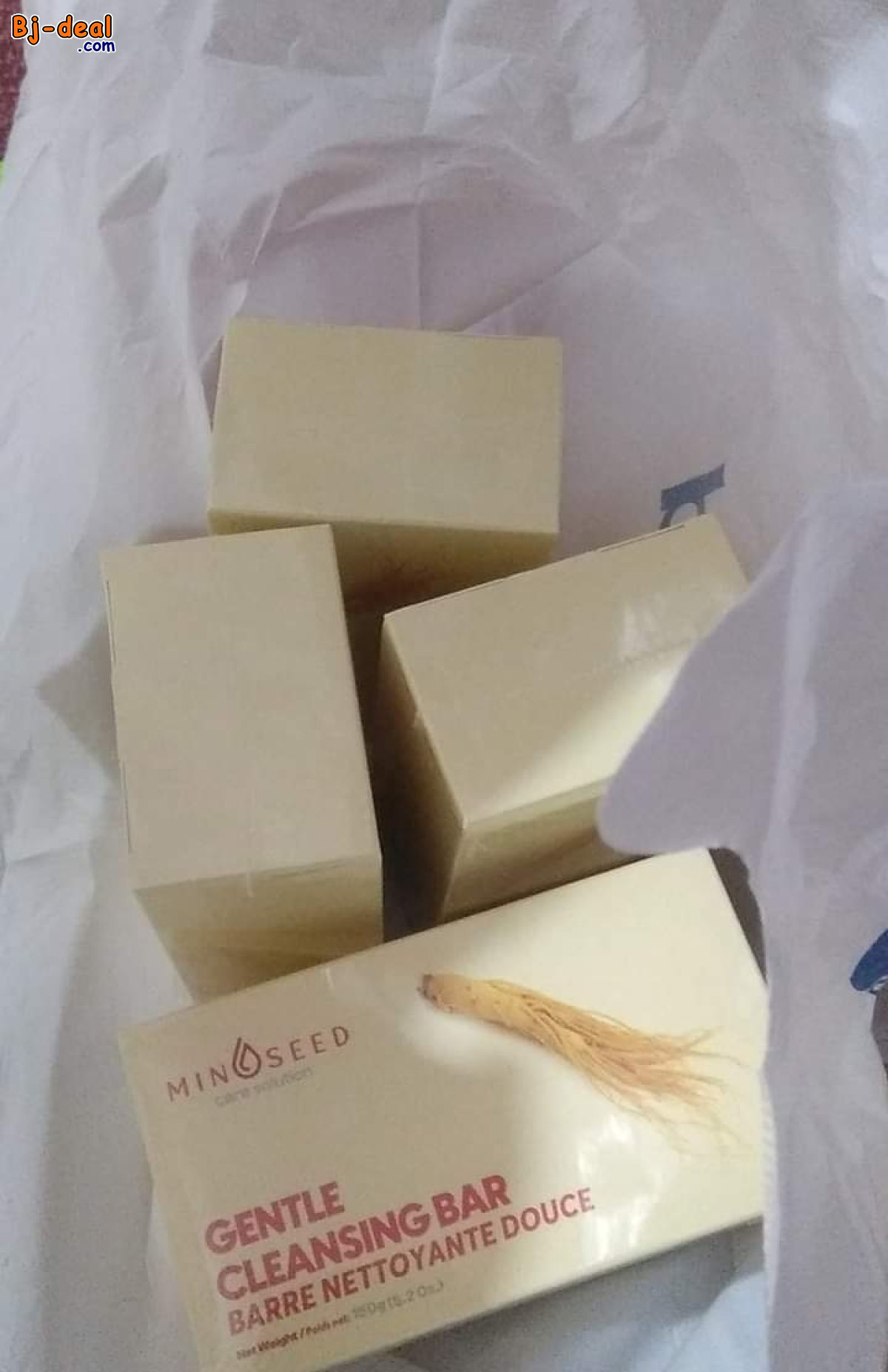 Image principale de SAVON MINOSEED AU G&amp;#039;INSENG ET AUX PARTICULES DE FEUILLES D’OR LUXUEUSES....DOUALA