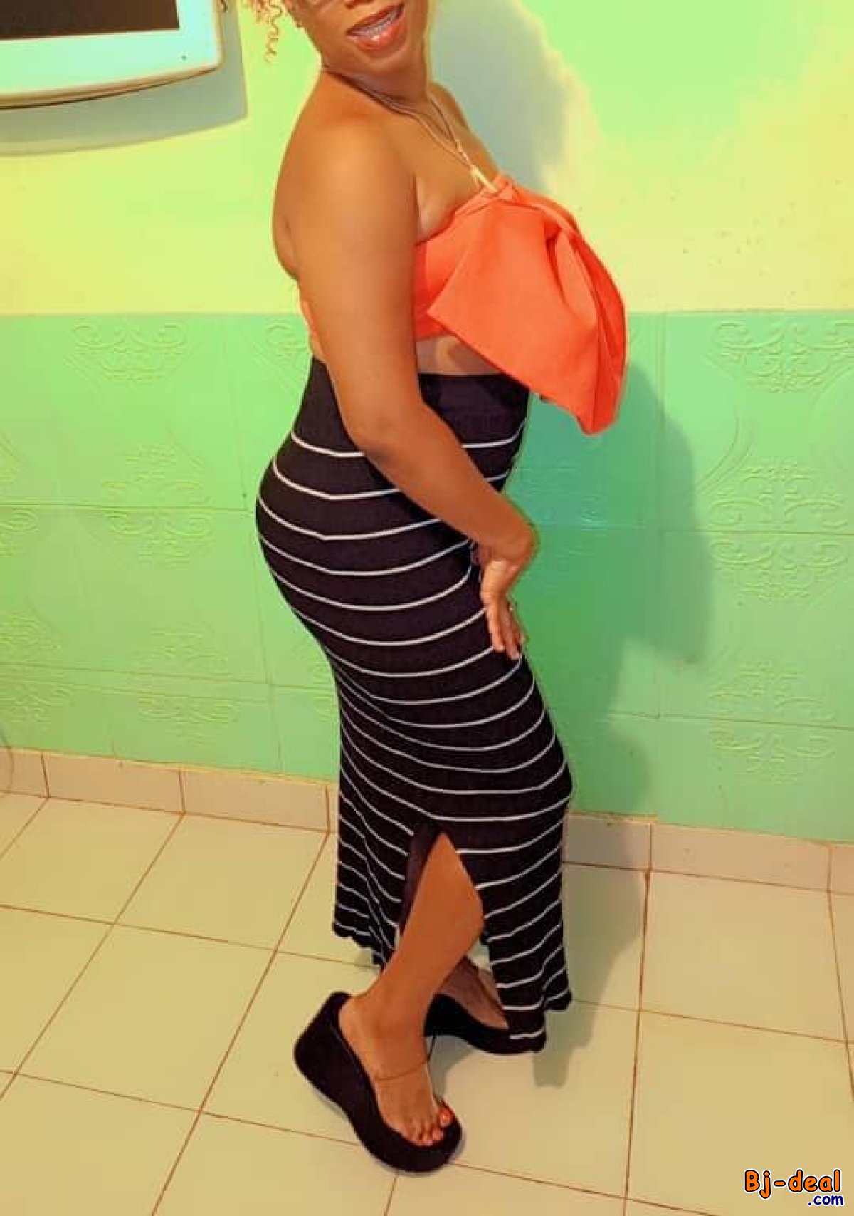 Main image of Jeune fille bio 24 ans de passage dans la ville