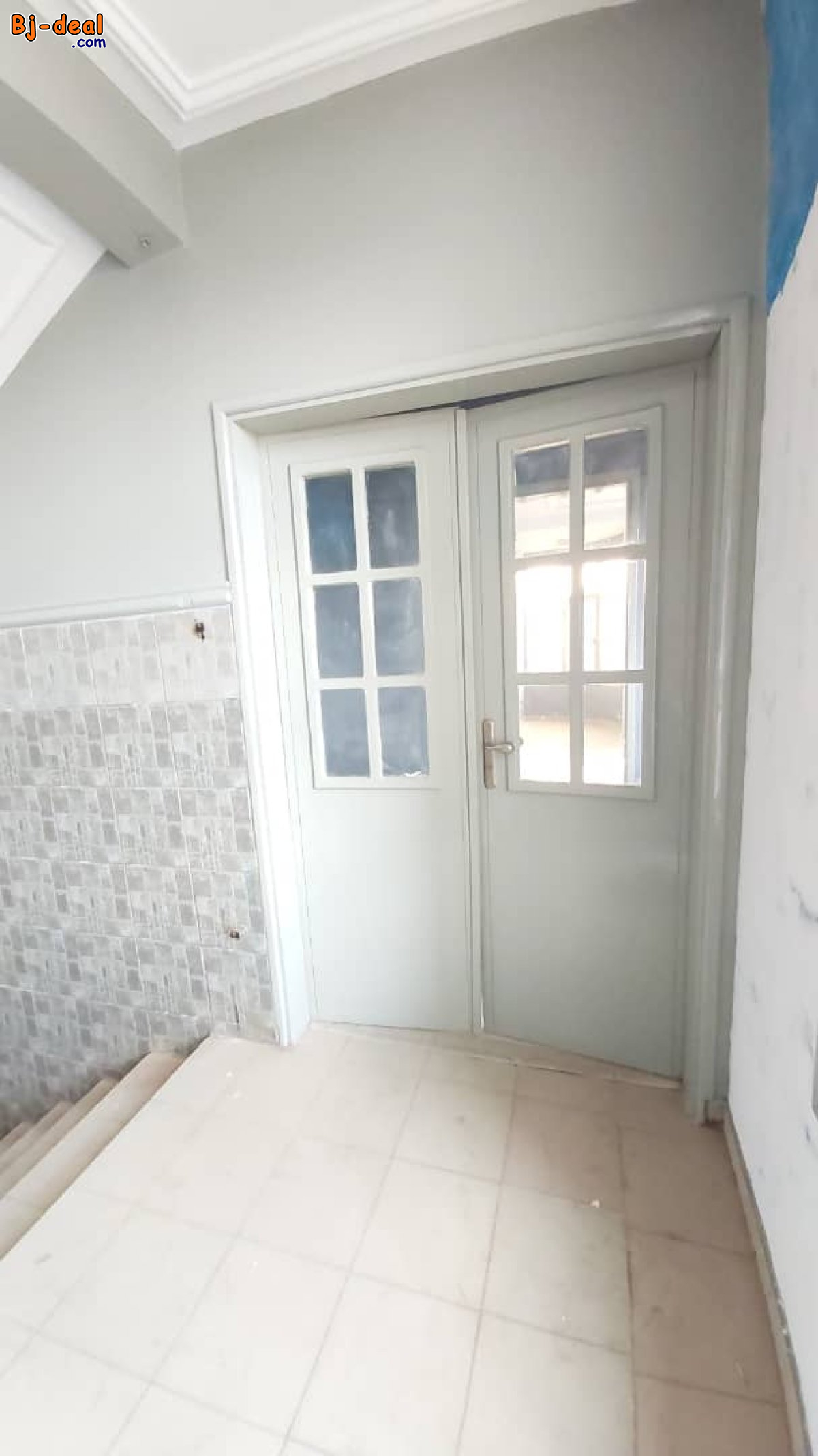 Main image of Très Vaste Bureau à louer par Étage à Elig-Essono en Route