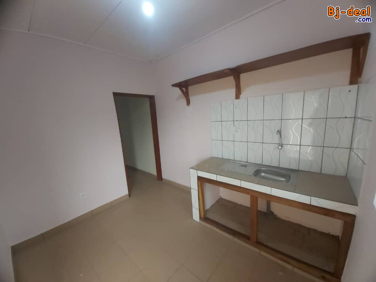 Image principale de Vaste Appartement Bon Standing à louer à Simbock, rénové et prêt pour aménagement