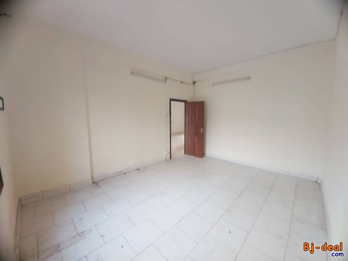 Main image of Très Vaste Bureau Bon Standing à louer à Melen