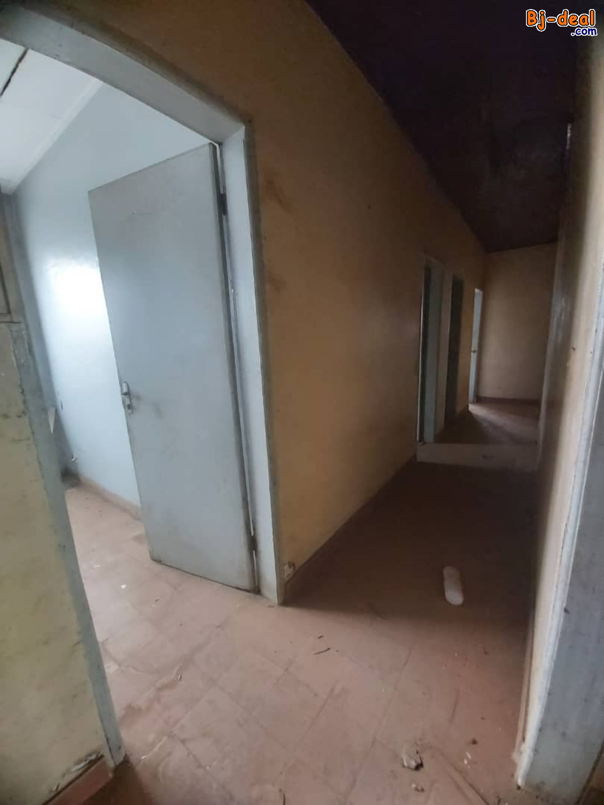 Main image of Très Vaste Bureau à Renover à louer à Melen