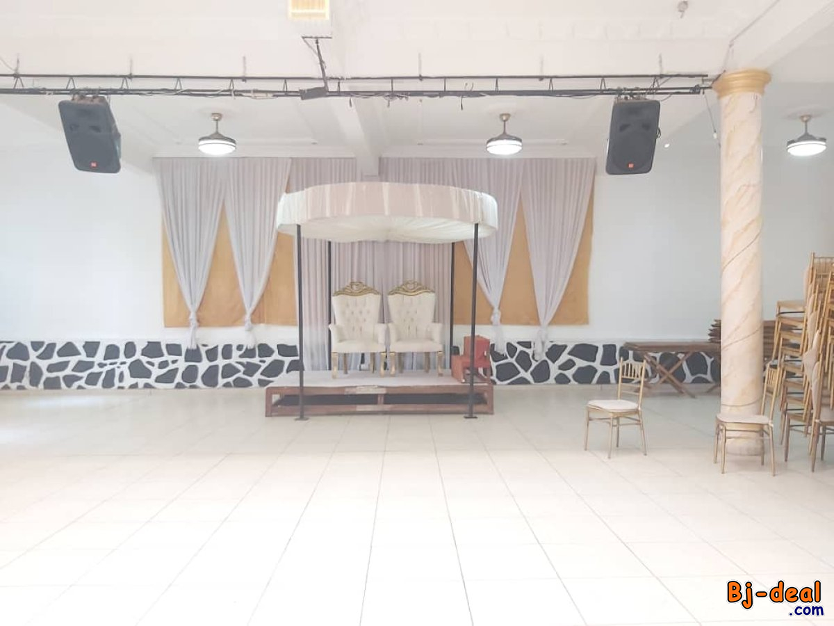 Image principale de Splendide Salle de Fête située en Bordure de Route à Omnisports