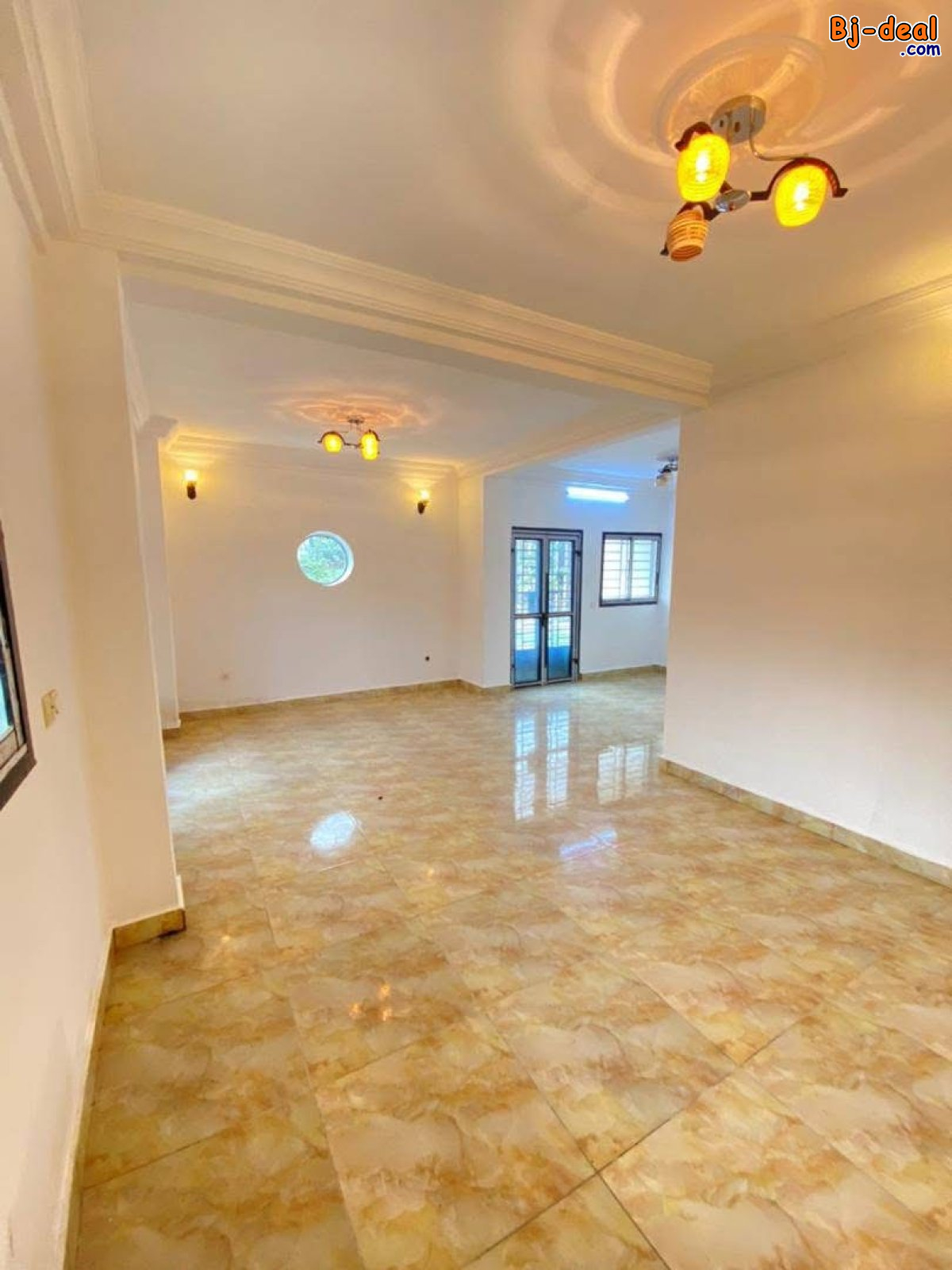 Main image of Magnifique appartement moderne à louer à logbessou 400metre de la route