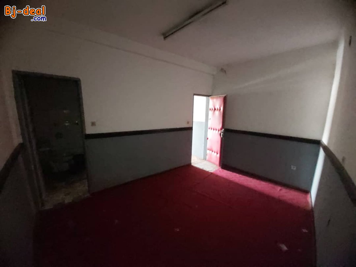 Image principale de Bureau Bon Standing à louer en Bordure de Route Principale au Centre-Ville