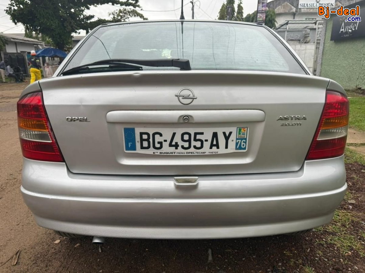 Main image of OPEL ASTRA 2.0 DTI gris