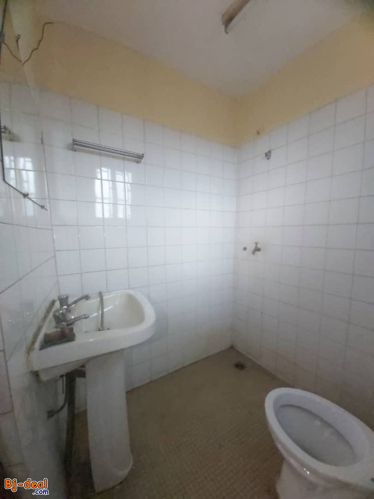 Image principale de Vaste Bureau Bon Standing à louer à 5 minutes du Centre-Ville