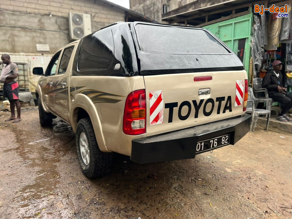 Image principale de TOYOTA HILUX D-4D immatriculé