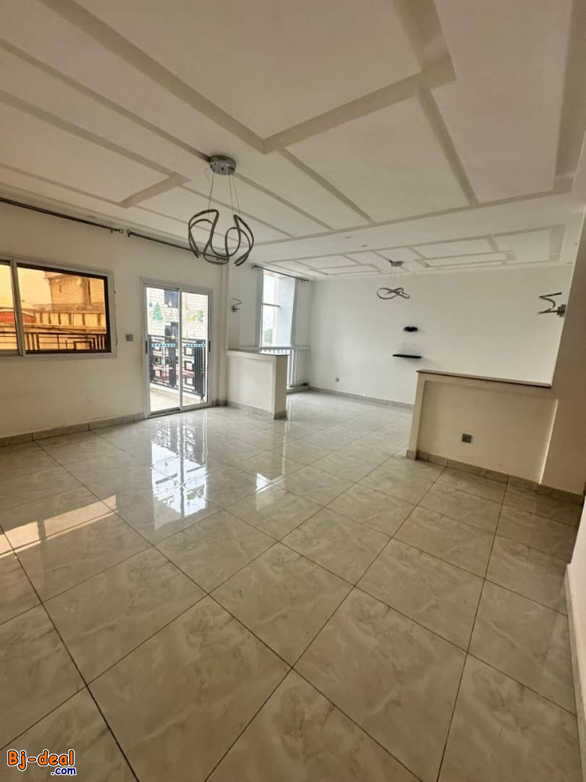 Image principale de Vaste et Magnifique Appartement Haut Standing à louer à Odza