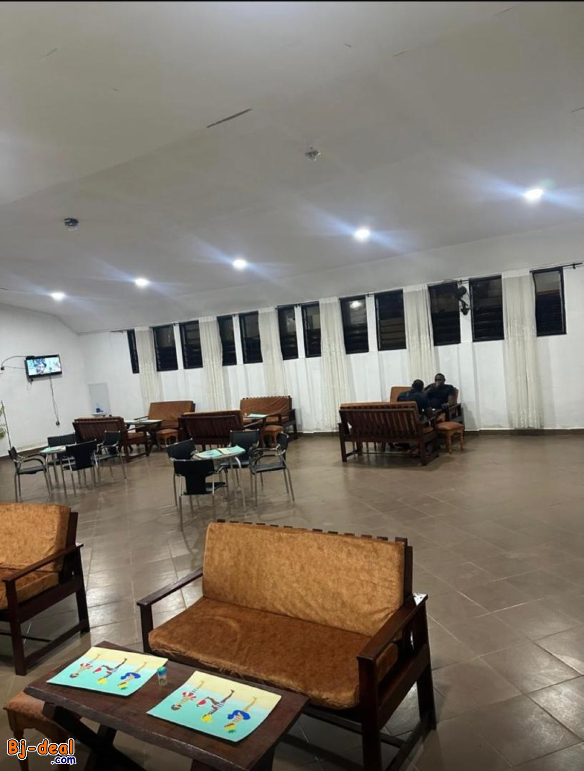 Image principale de Magnifique Salle de Fête à louer à Obili