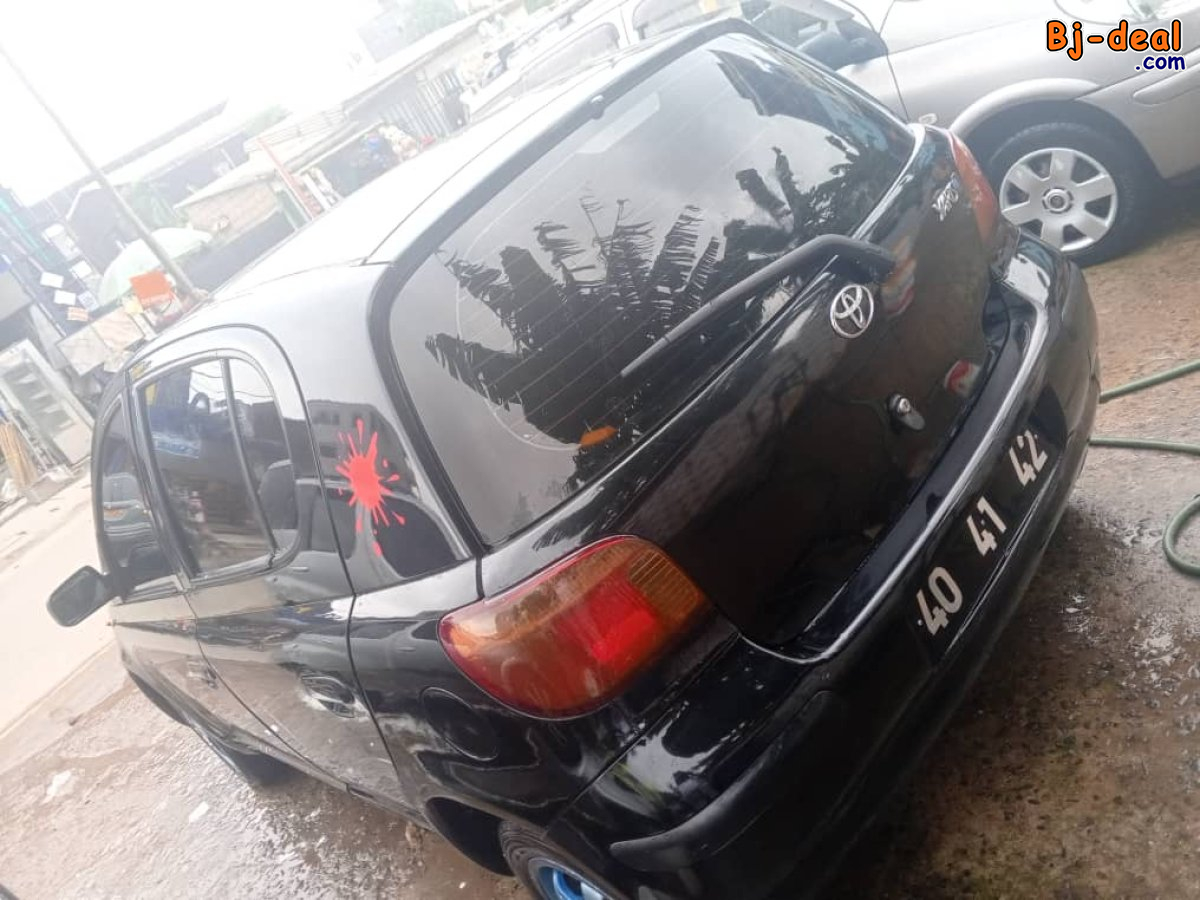 Main image of TOYOTA YARIS ANNÉE 2003