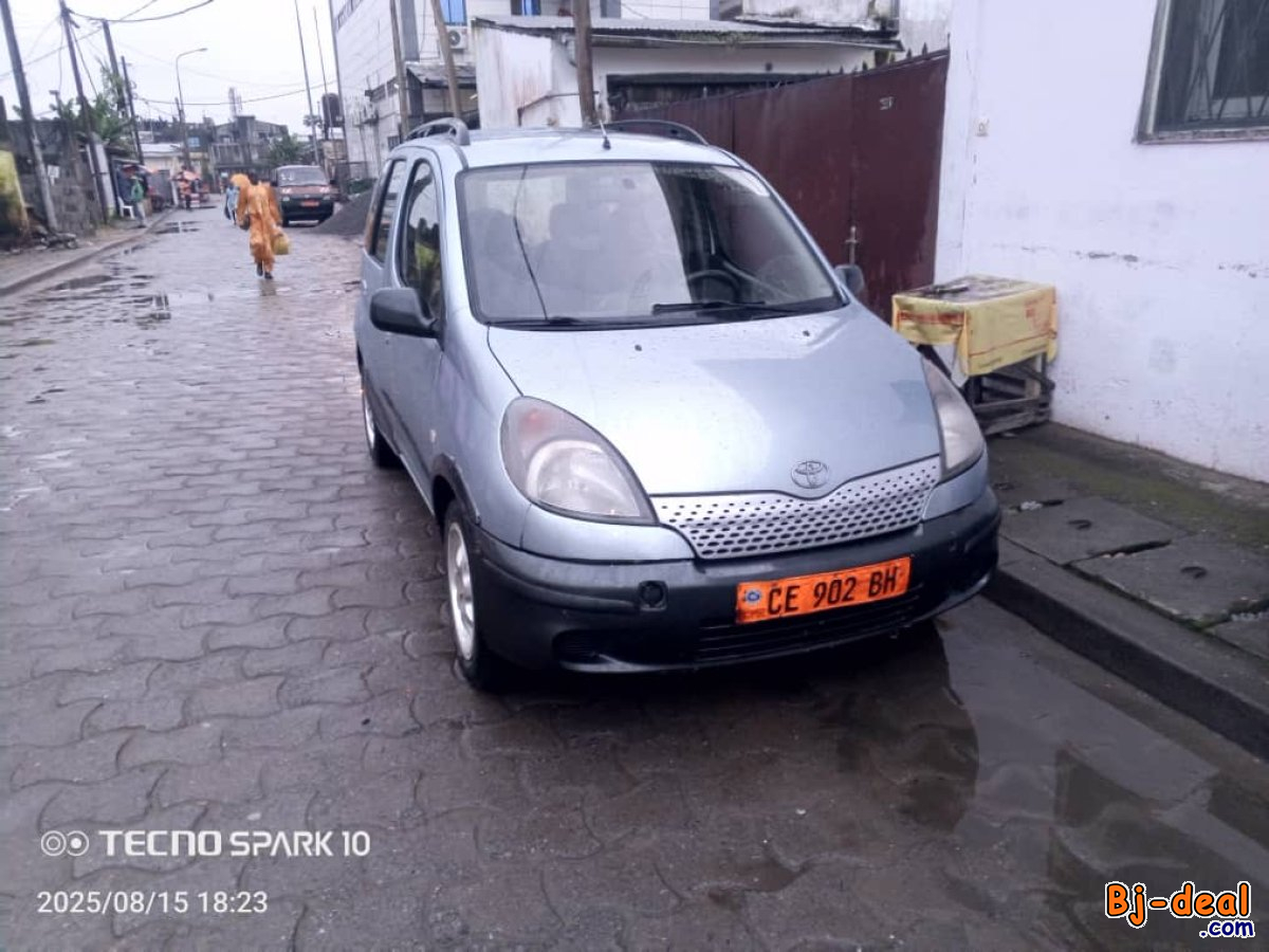 Main image of TOYOTA YARIS VERSO ANNÉE 2002