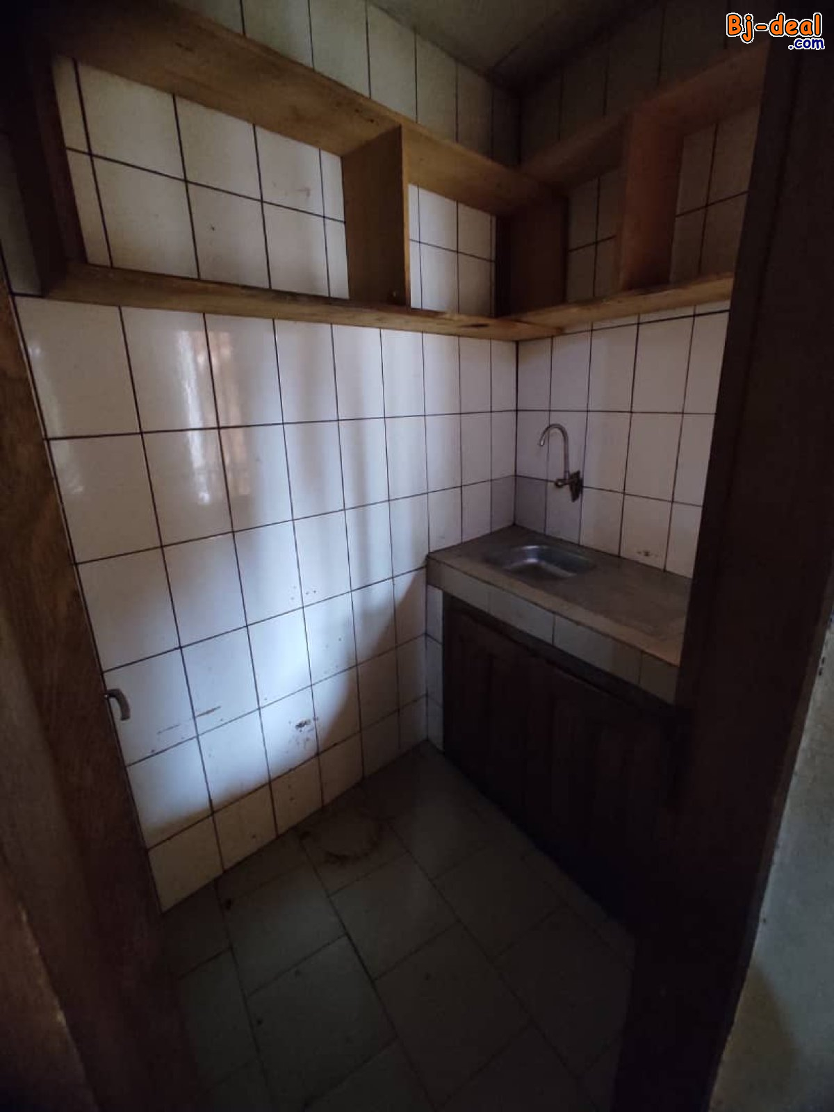 Image principale de Studio Moderne Abordable à louer à Awae Escalier