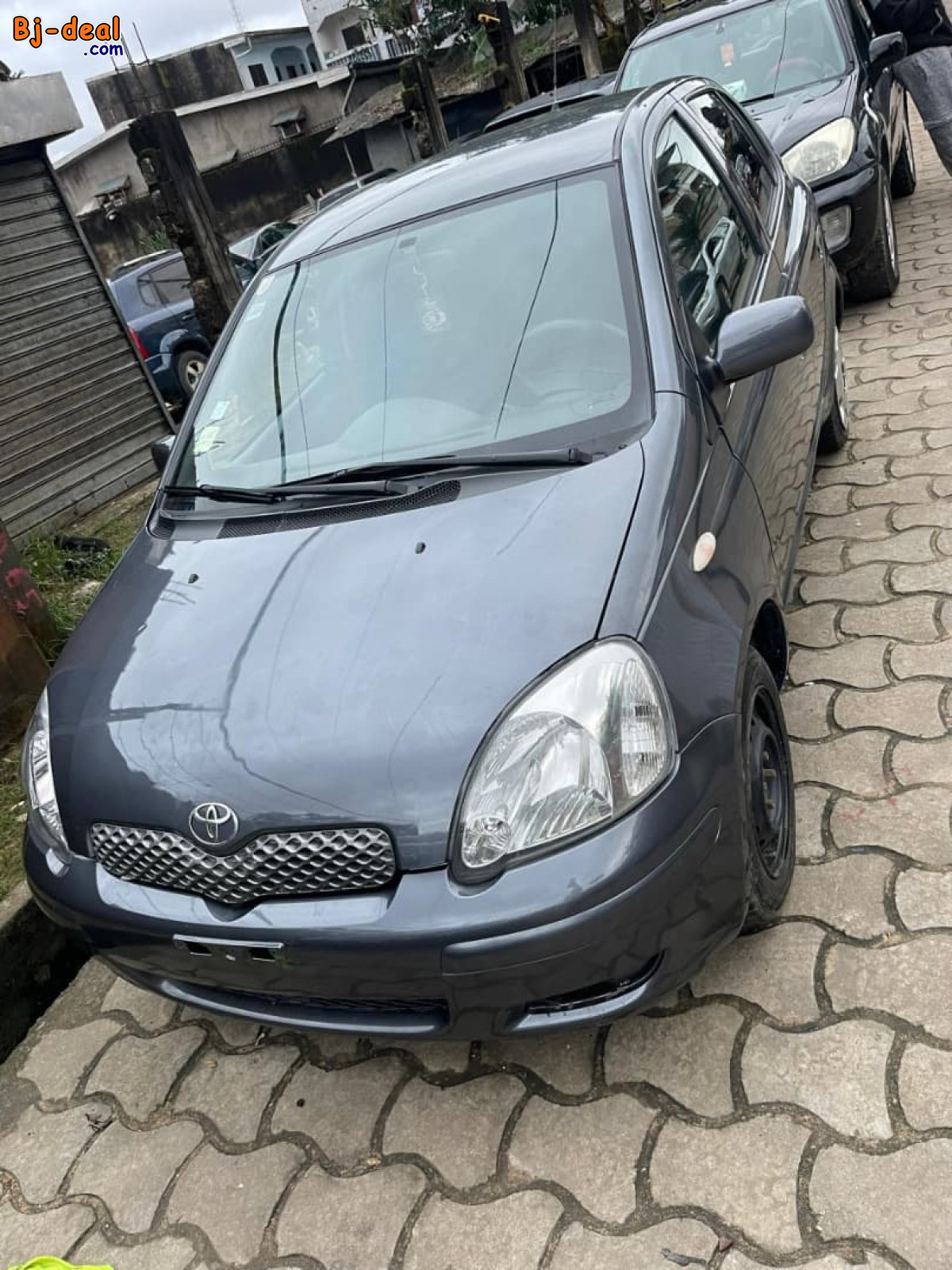 Image principale de TOYOTA YARIS ANNÉE 2005