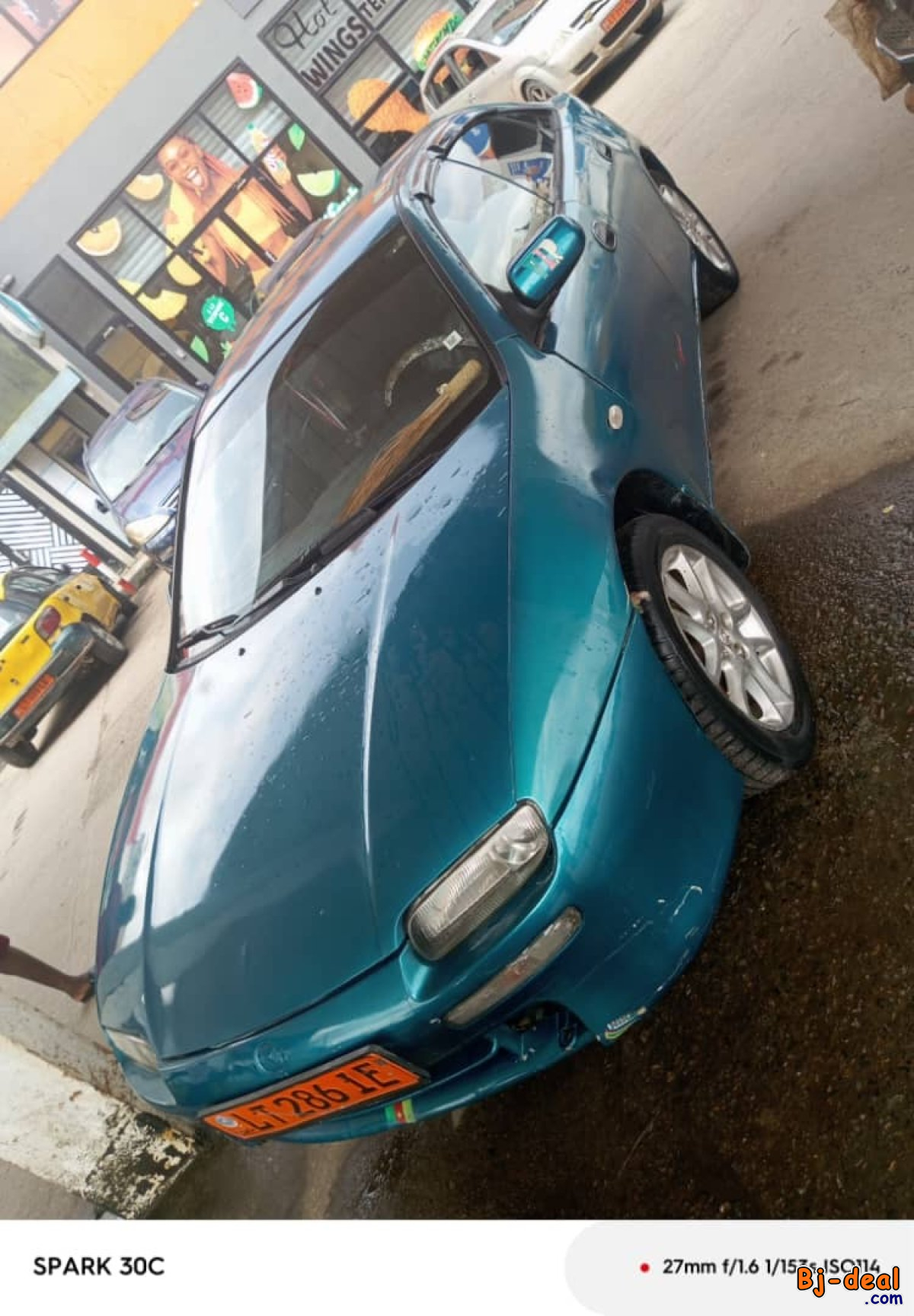 Image principale de MAZDA 323 moteur essence