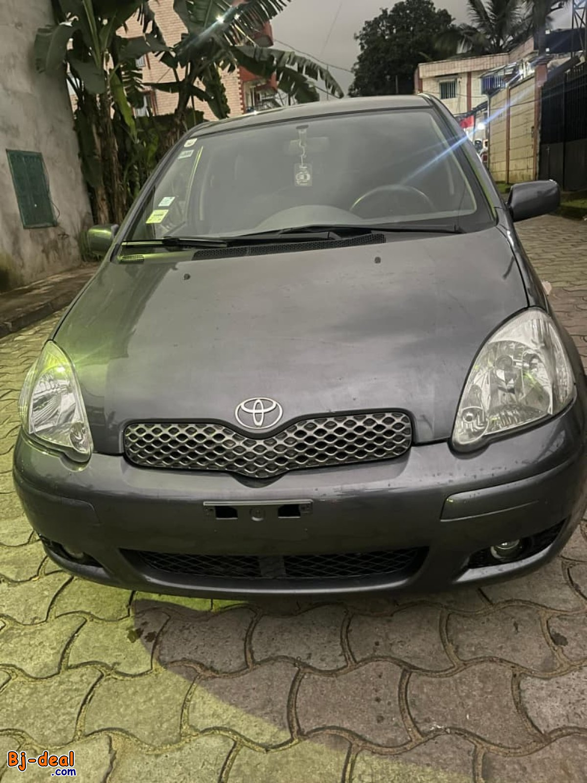 Image principale de TOYOTA YARIS ANNÉE 2005