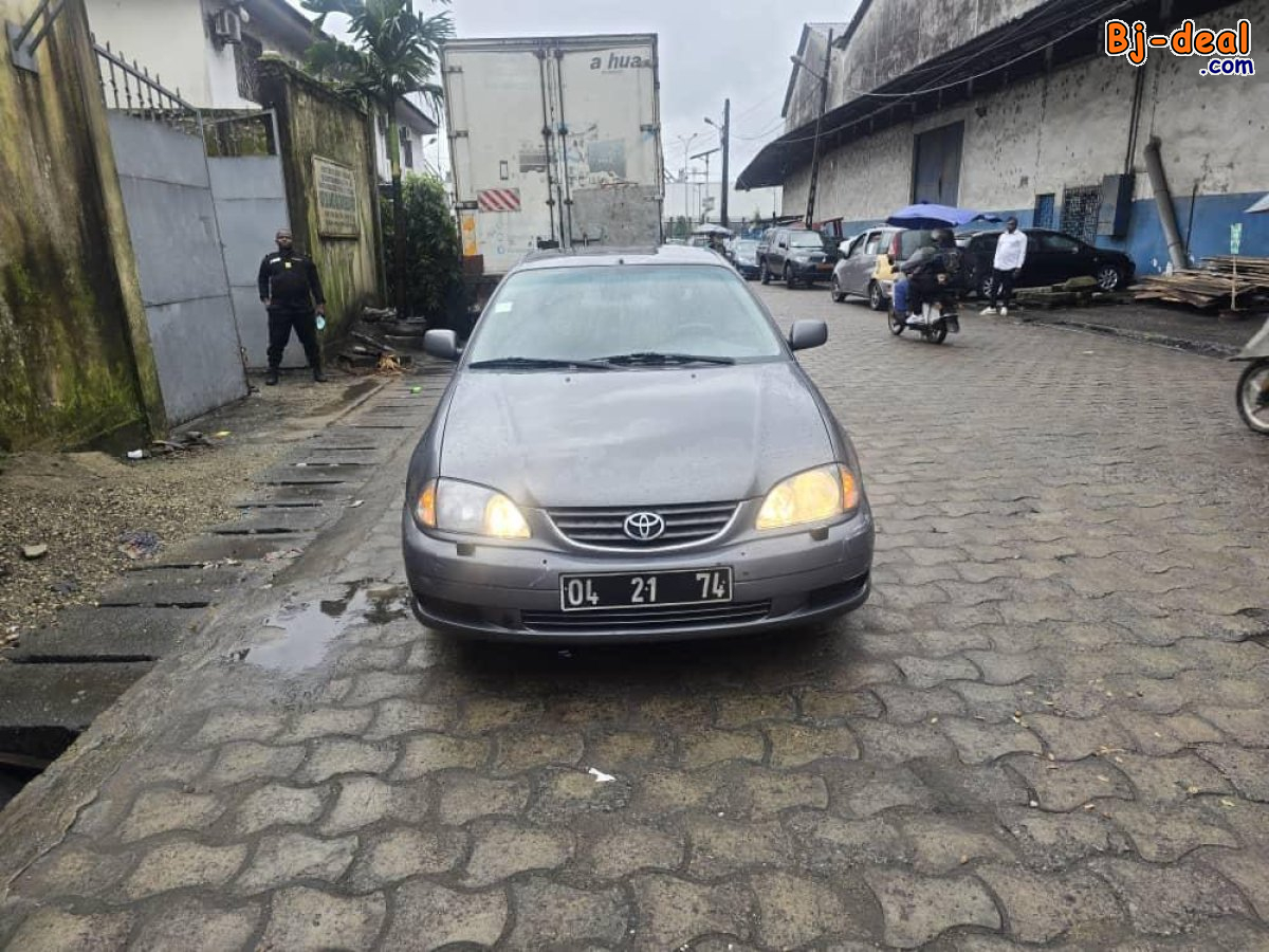 Image principale de TOYOTA AVENSIS ANNÉE 2001