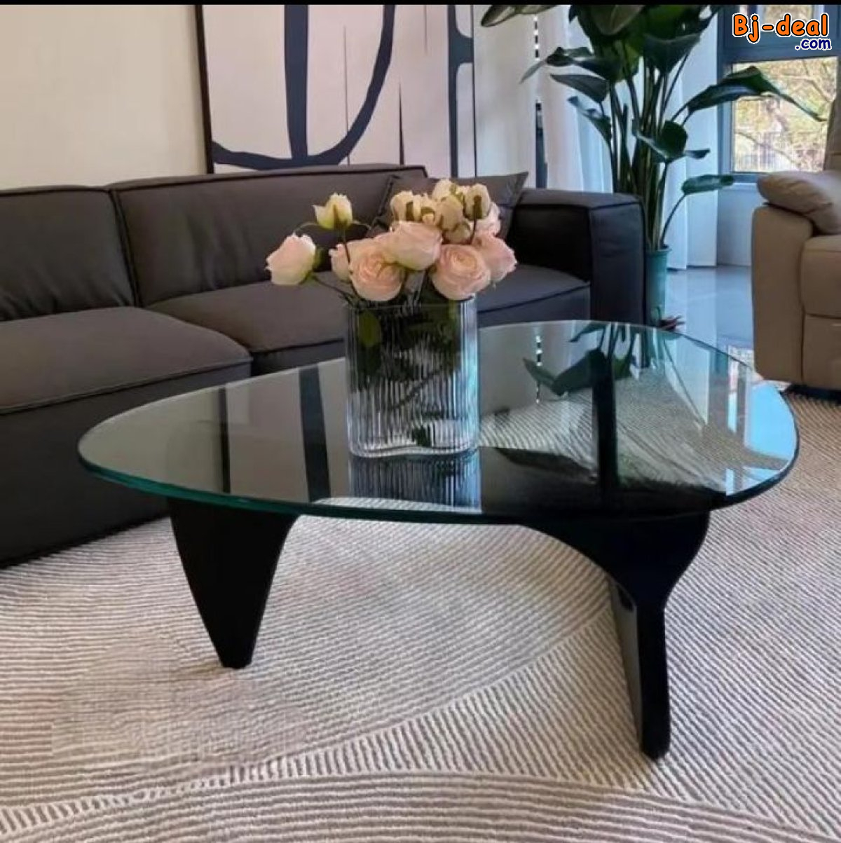 Main image of Jolie table disponible à Yaoundé