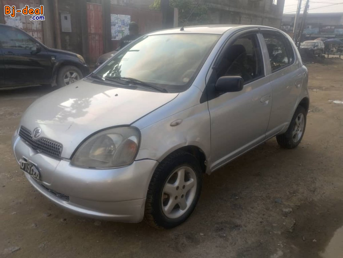 Image principale de TOYOTA YARIS ANNÉE 2004 GRIS
