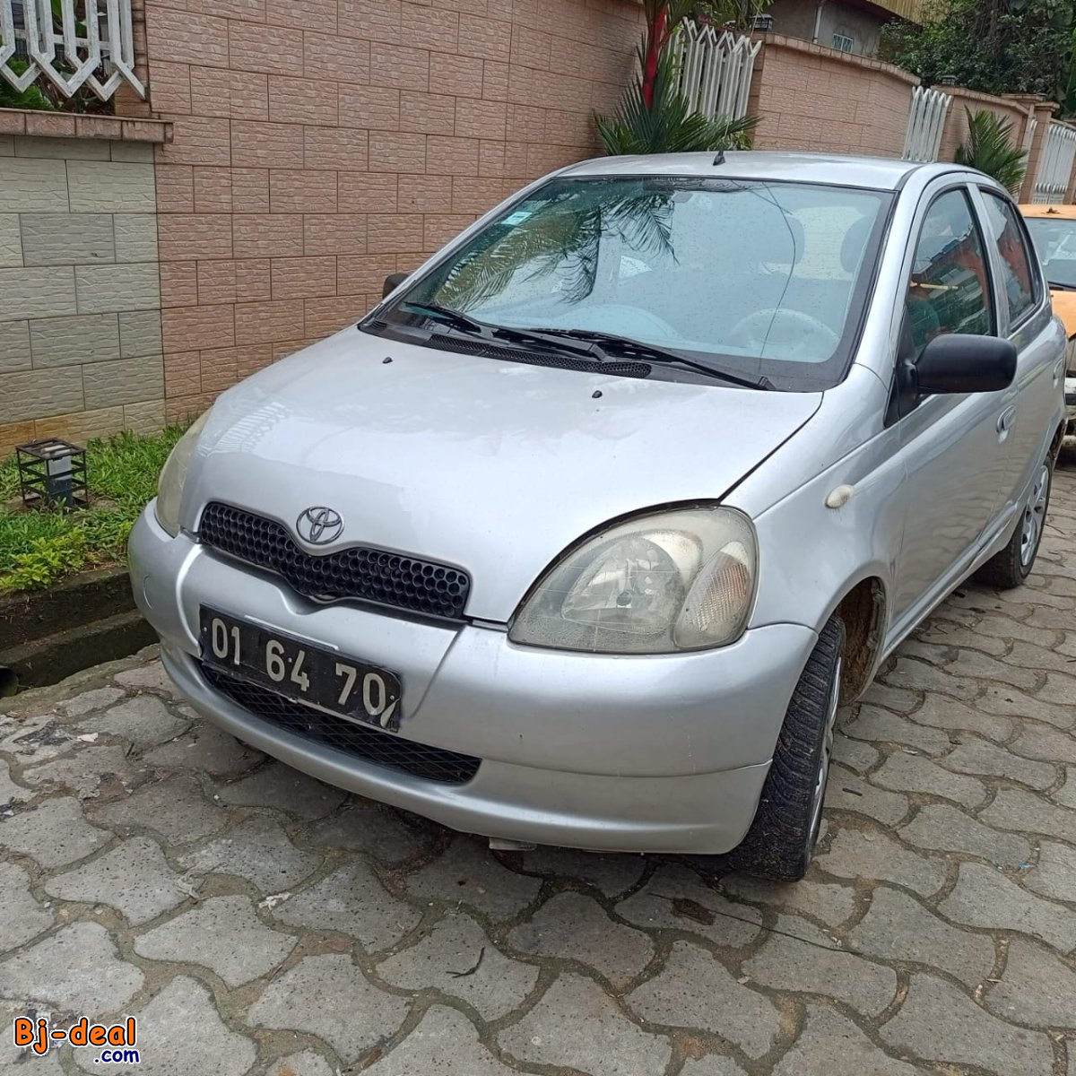 Image principale de TOYOTA YARIS ANNÉE 2004