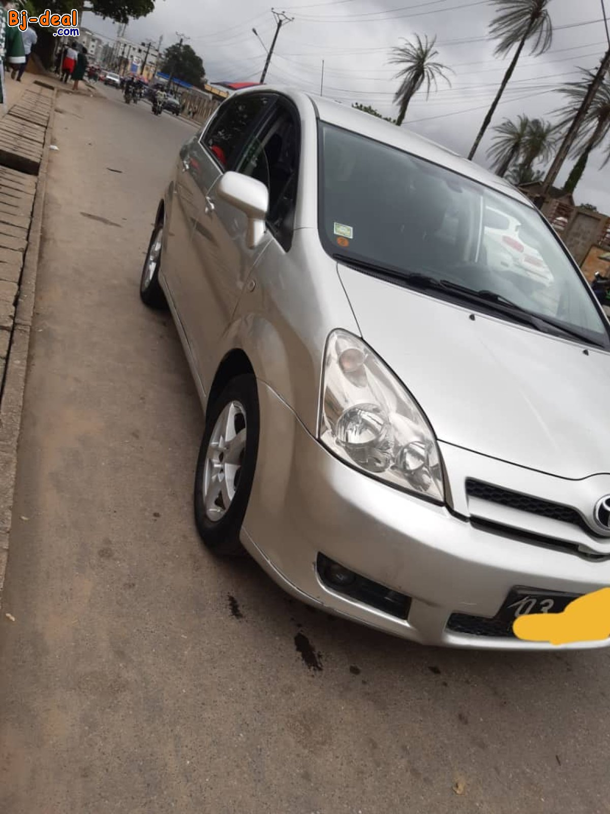 Image principale de TOYOTA COROLLA VERSO ANNÉE 2005