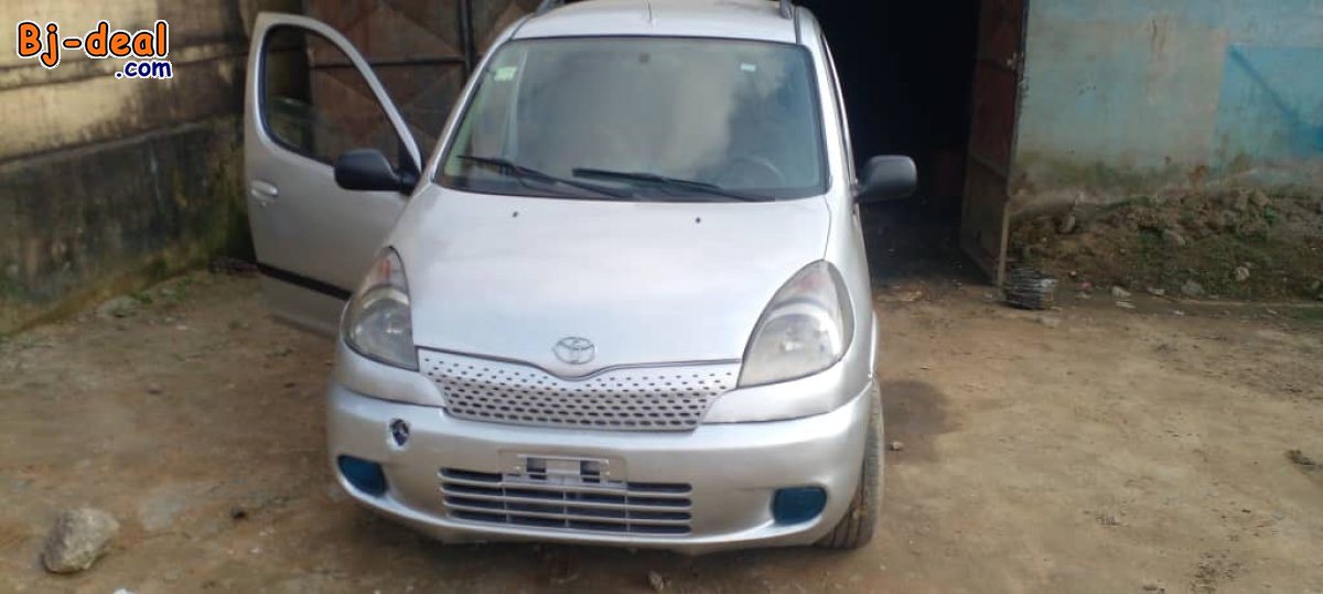 Image principale de TOYOTA YARIS VERSO ANNÉE 2003