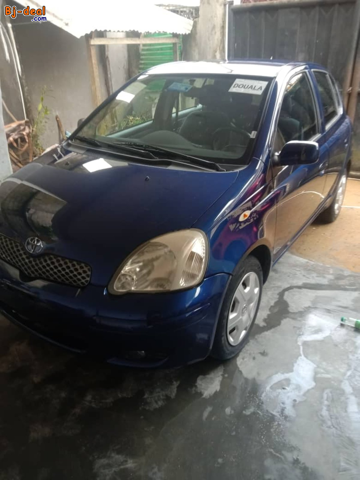 Image principale de TOYO YARIS avec papier Douane