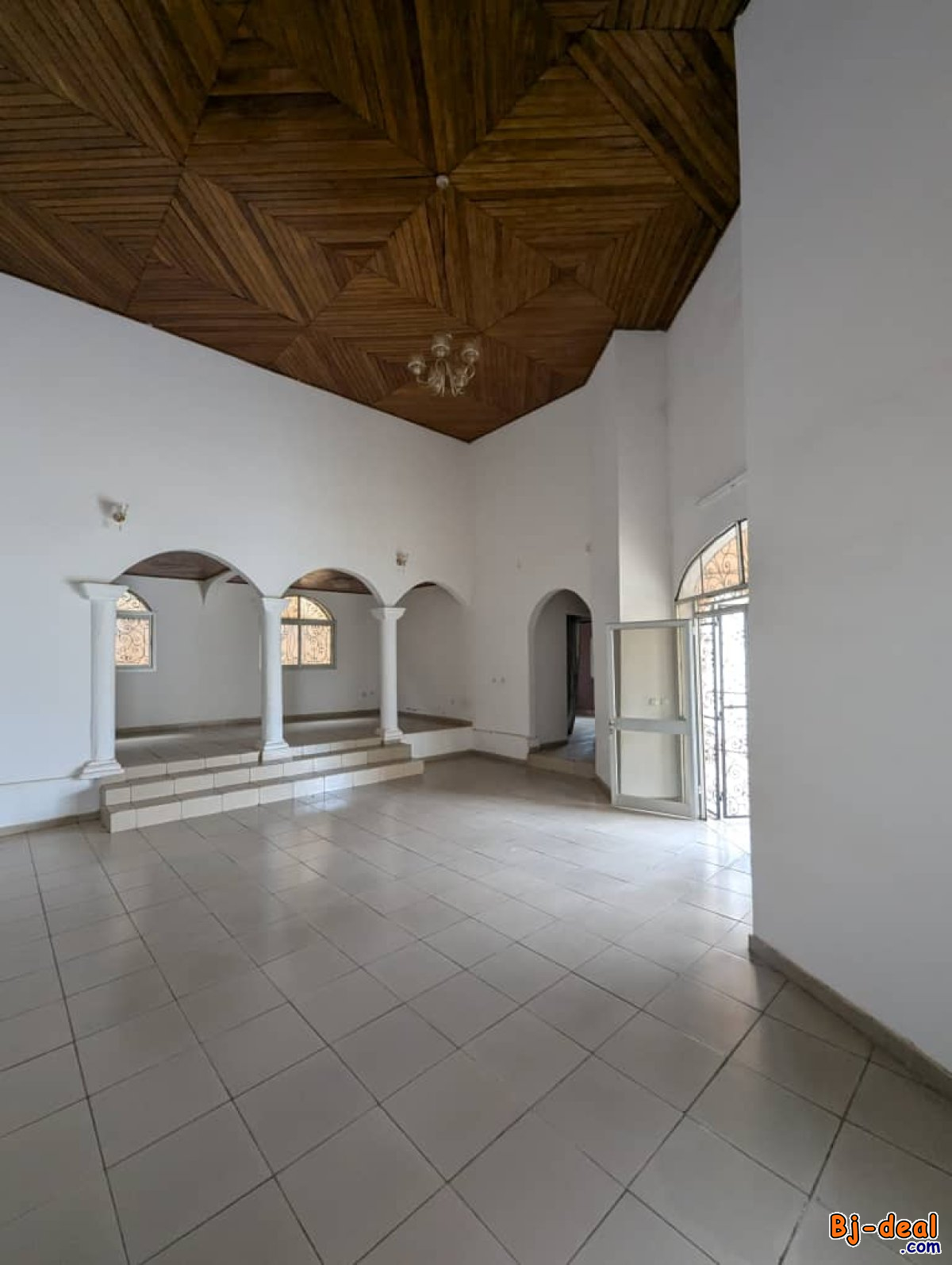 Main image of Magnifique Villa Très Haut Standing à Vendre à Odza