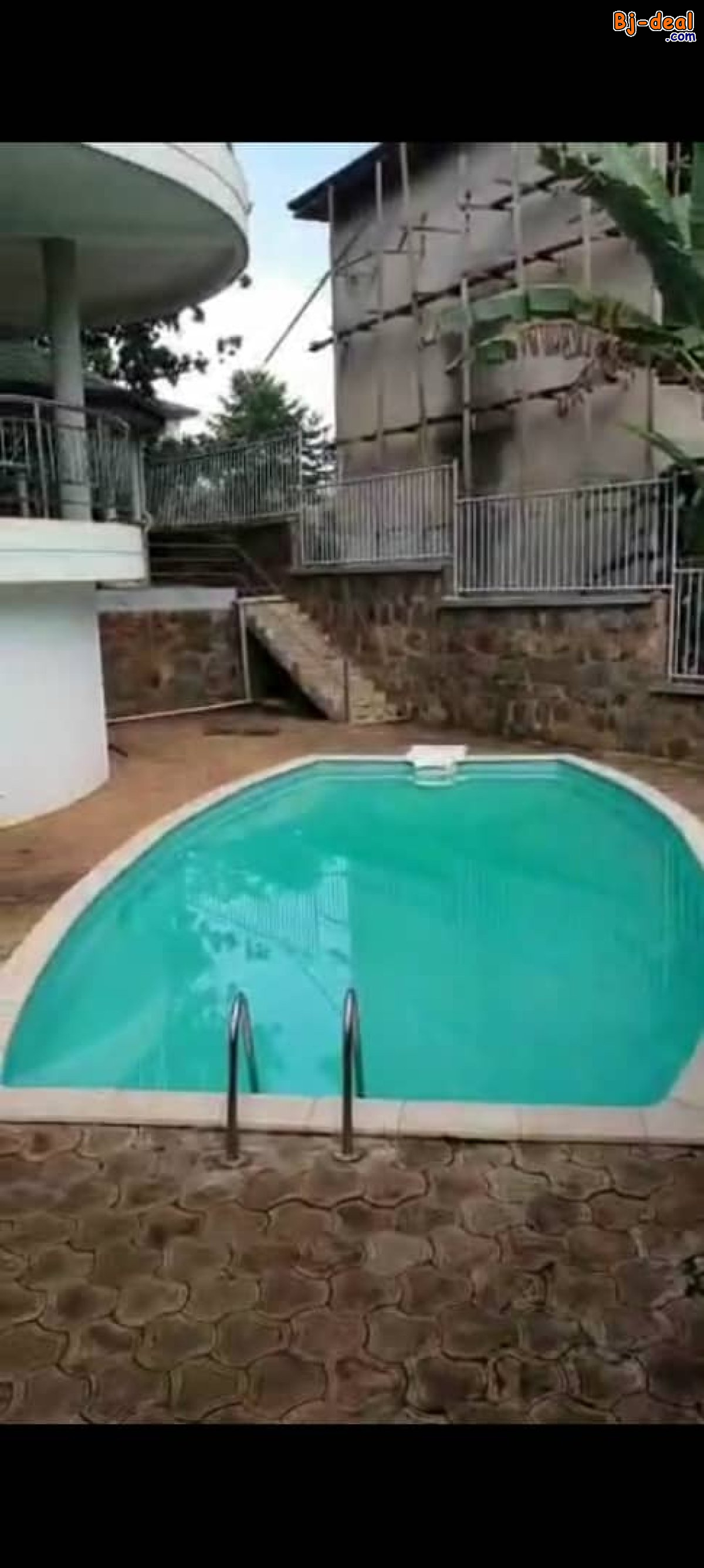 Main image of Somptueux Duplex Titré de 812m² à vendre au Complex BEAC Mvan