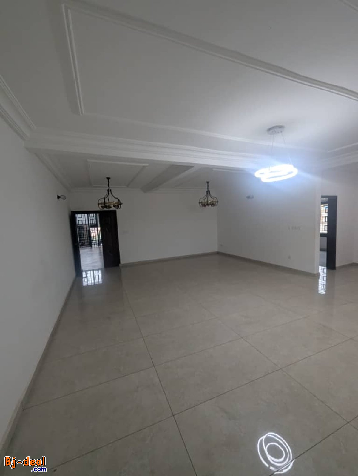 Image principale de Vaste Appartement Bon Standing à louer à Odza