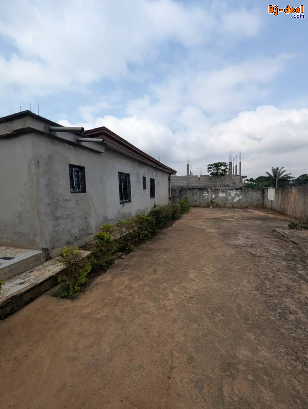 Image principale de Vaste Villa Bon Standing à louer à Mfou