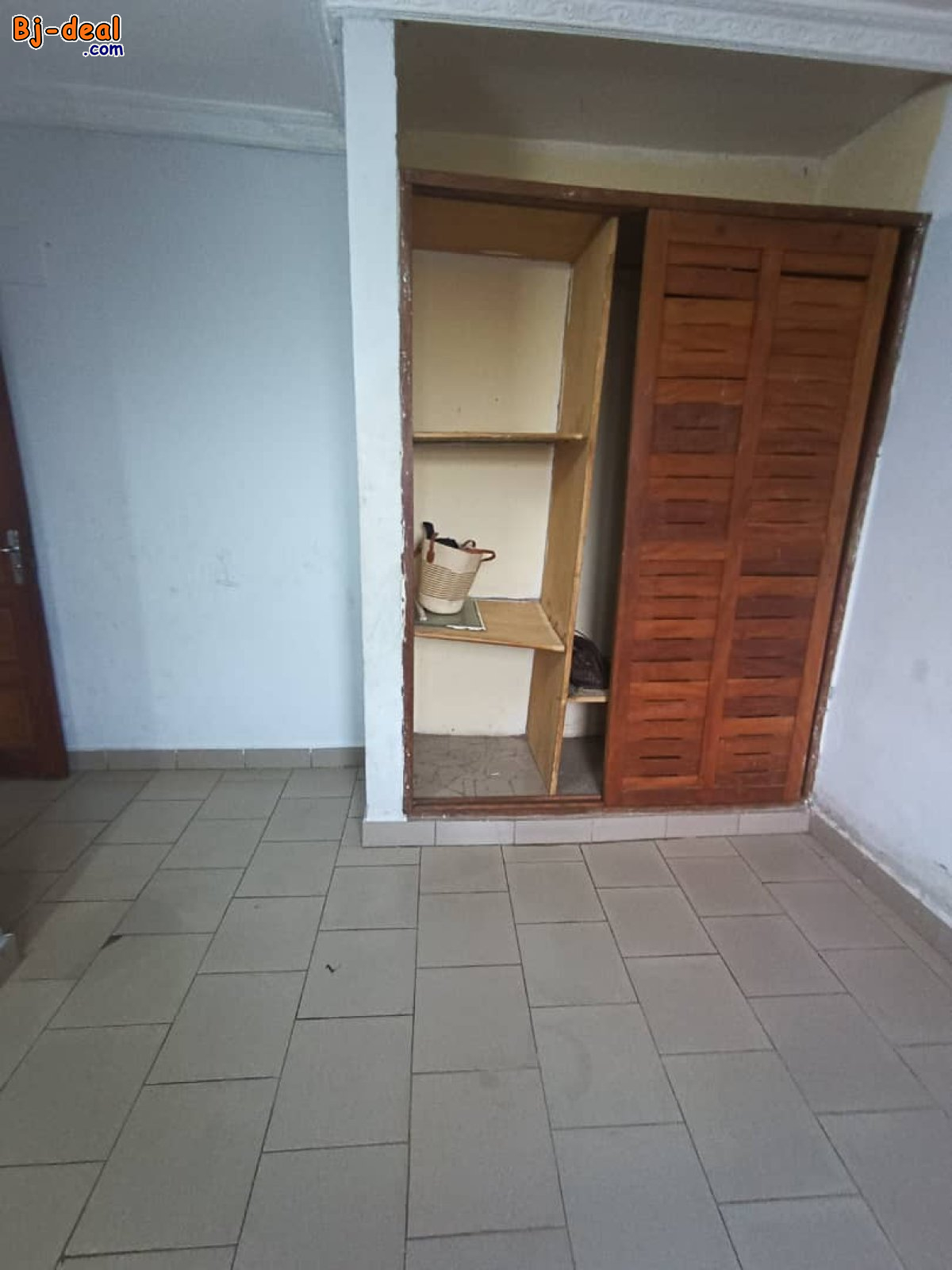 Image principale de Vaste Appartement Bon Standing à louer à Biyem-Assi