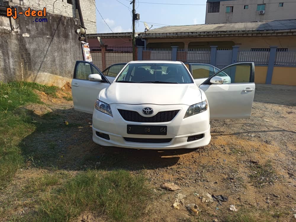 Main image of Toyota Camry 2010