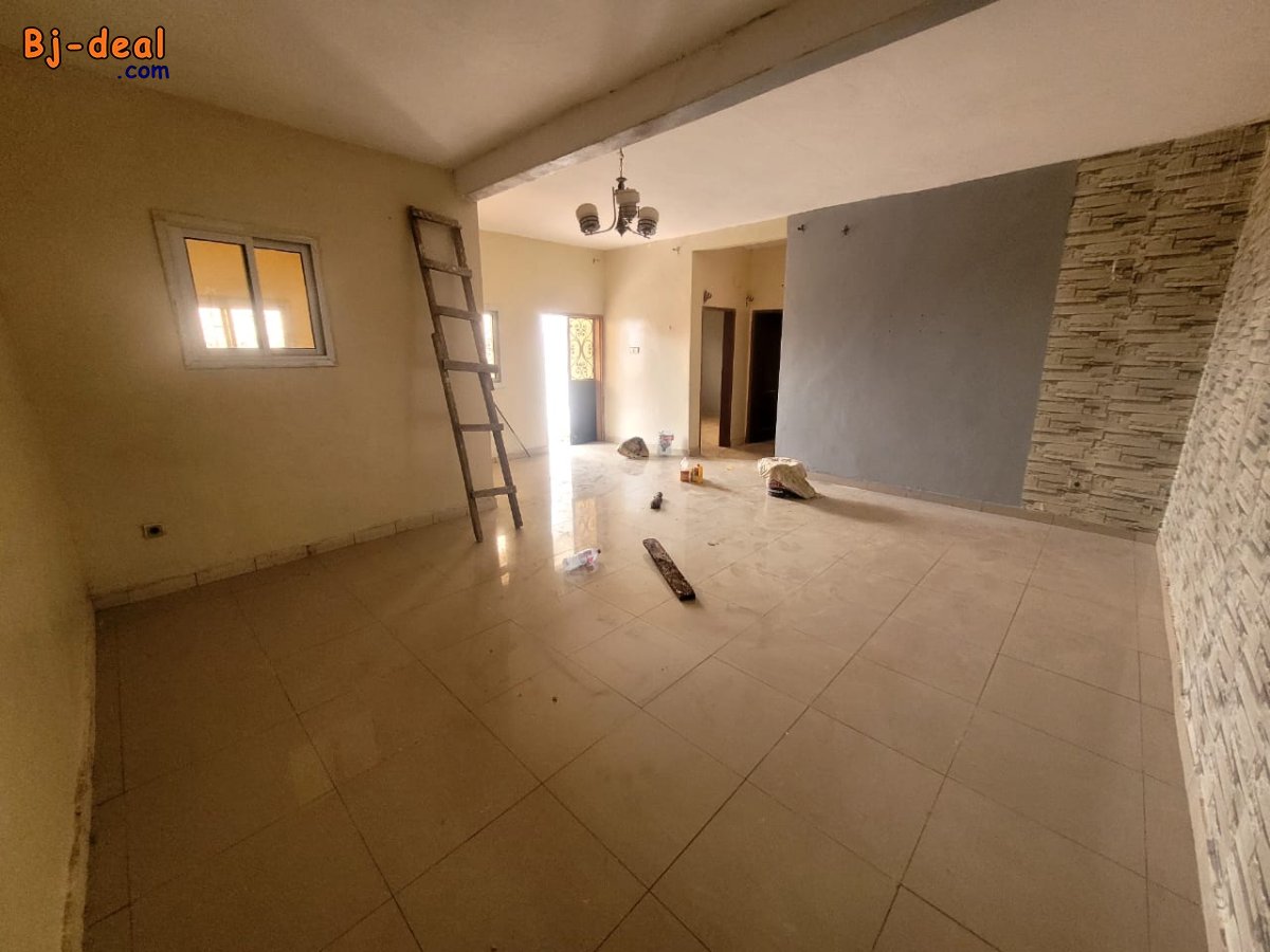 Image principale de Vaste et Joli Appartement Bon Standing à louer à Nsimeyong
